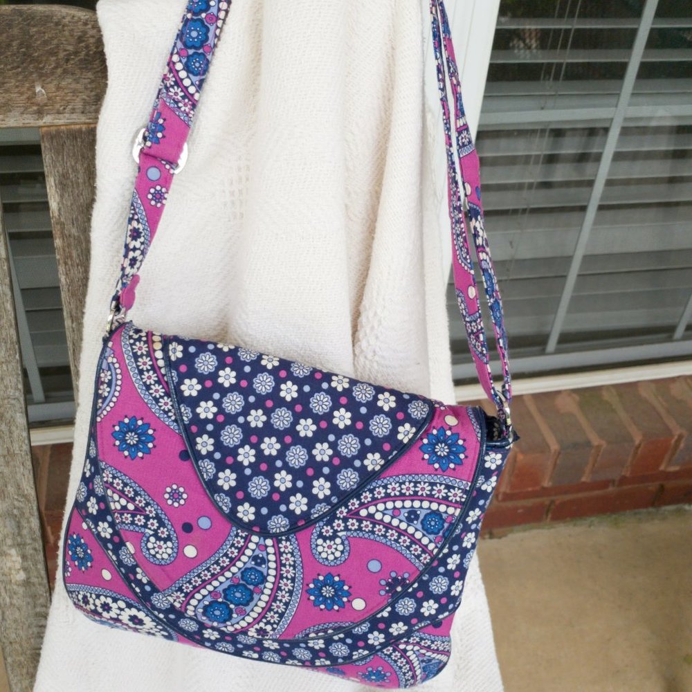 Vera Bradley Crossbody Boysenberry Paisley bag